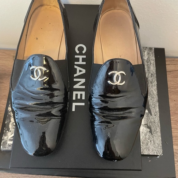 Chanel black patent leather loafers - Picture 2 of 9